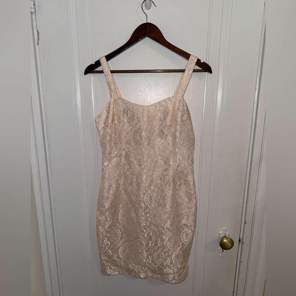 Vintage - Baby Pink Lace Mini Dress